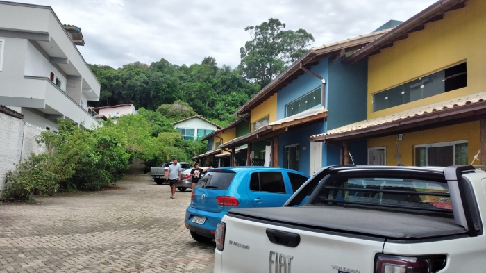 POUSADA NA PONTA DAS CANAS, COM 18 DORMIÓRIOS POR 3.990.00,